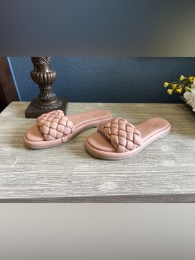 NEW!! Seychelles Bellissima Puffy Braided Slide Sandals in Blush Pink